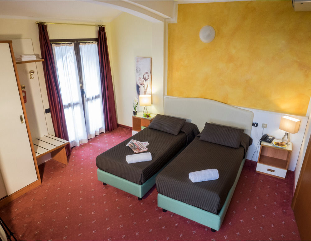 La Bergamina Hotel & Restaurant Arcore Buitenkant foto